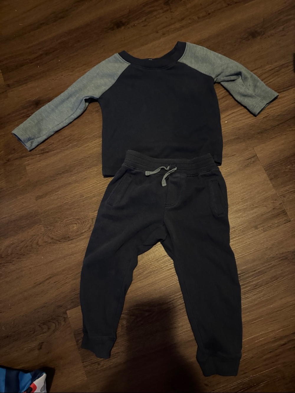 Splendid GUC Boys Navy and Gray Raglan Sweatshirt with Navy Jogger Bottoms